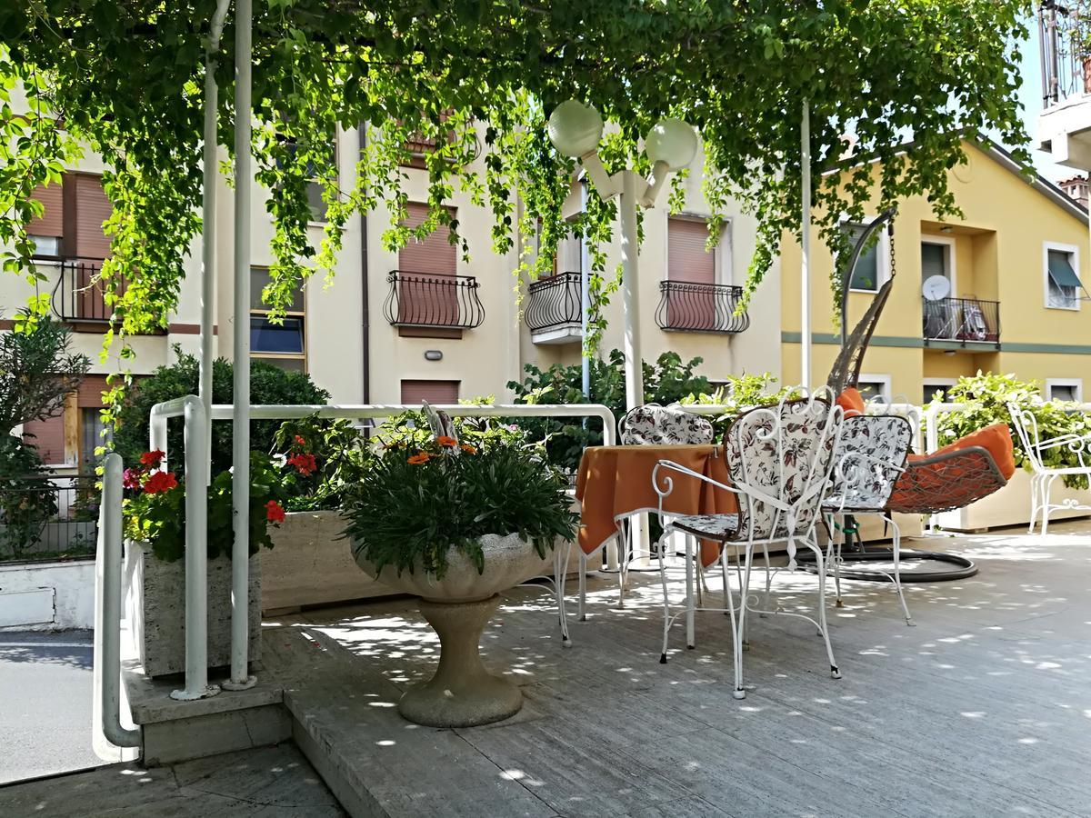 Hotel Saturno キアンチャーノ・テルメ エクステリア 写真